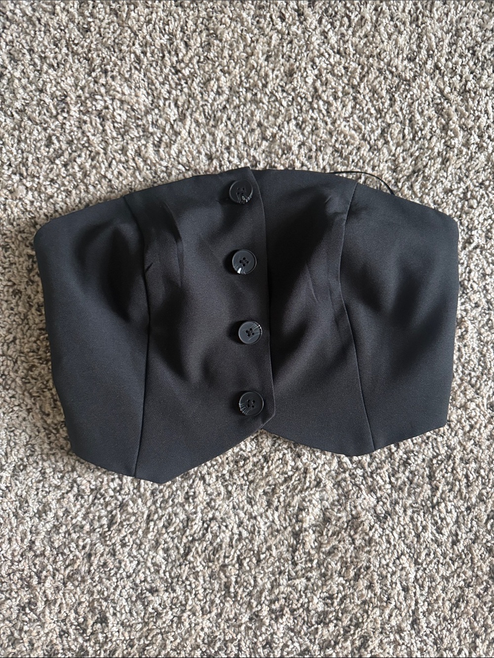 Charlotte Russe Black Strapless Button-Front Crop Top